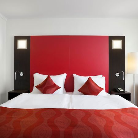 Ramada Encore By Wyndham Geneva Carouge Exterior foto
