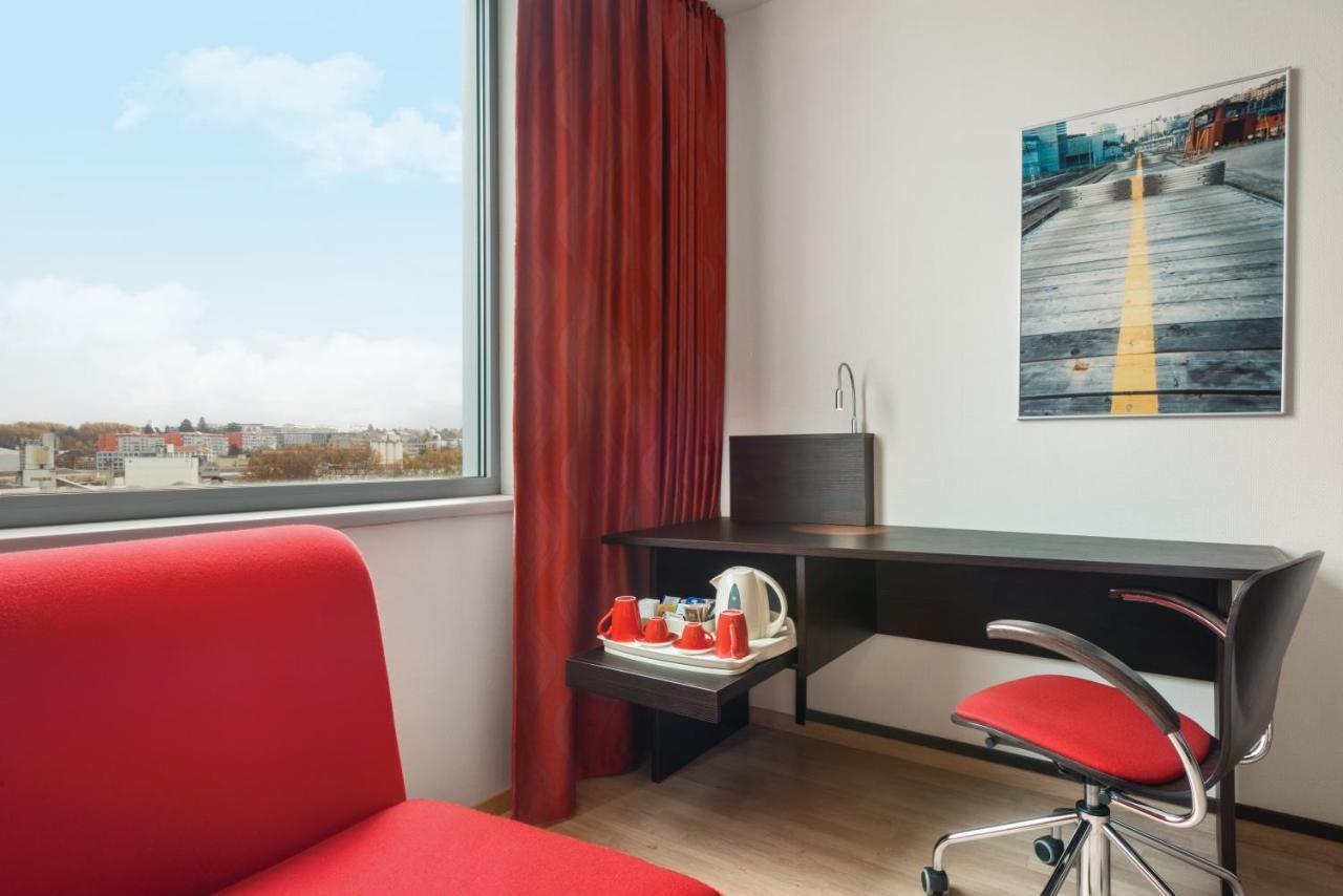 Ramada Encore By Wyndham Geneva Carouge Exterior foto