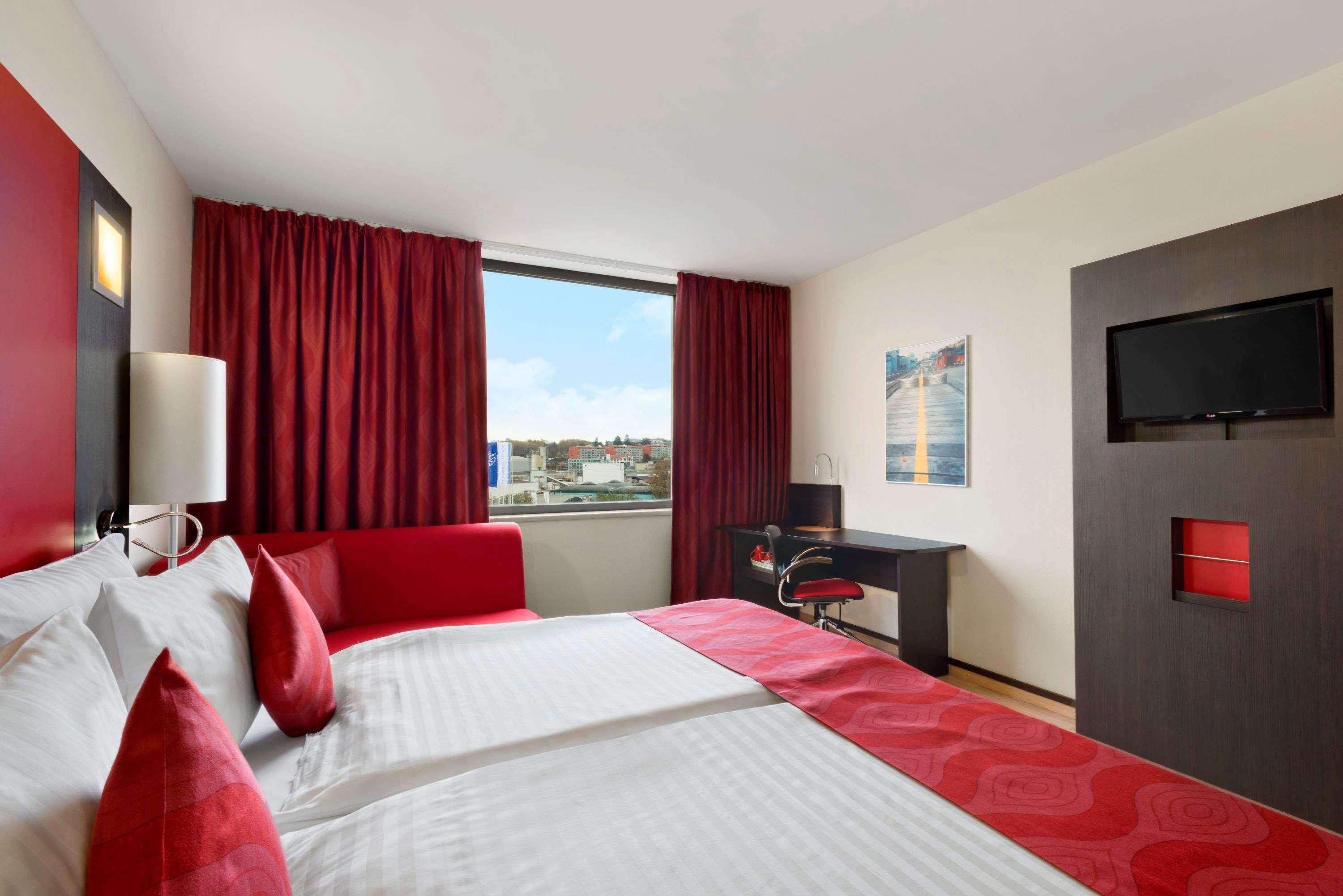 Ramada Encore By Wyndham Geneva Carouge Exterior foto