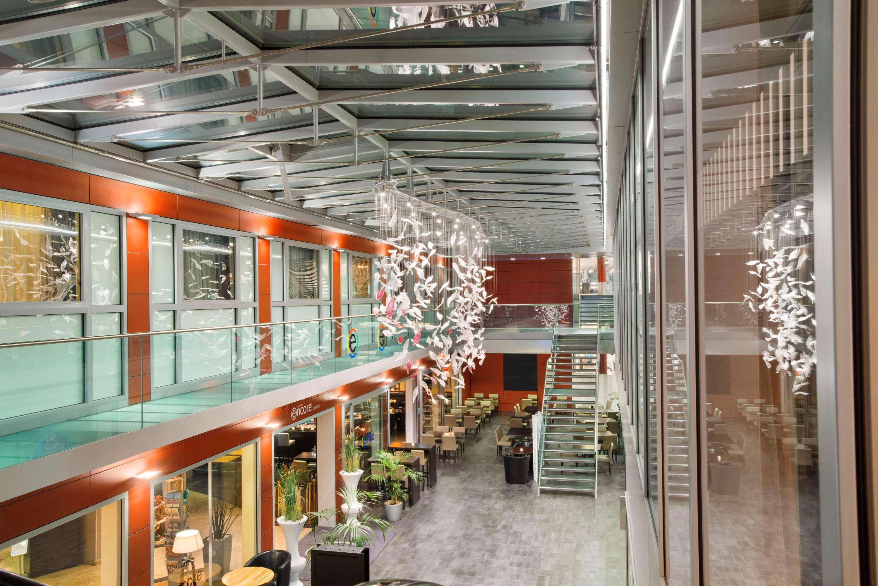 Ramada Encore By Wyndham Geneva Carouge Exterior foto