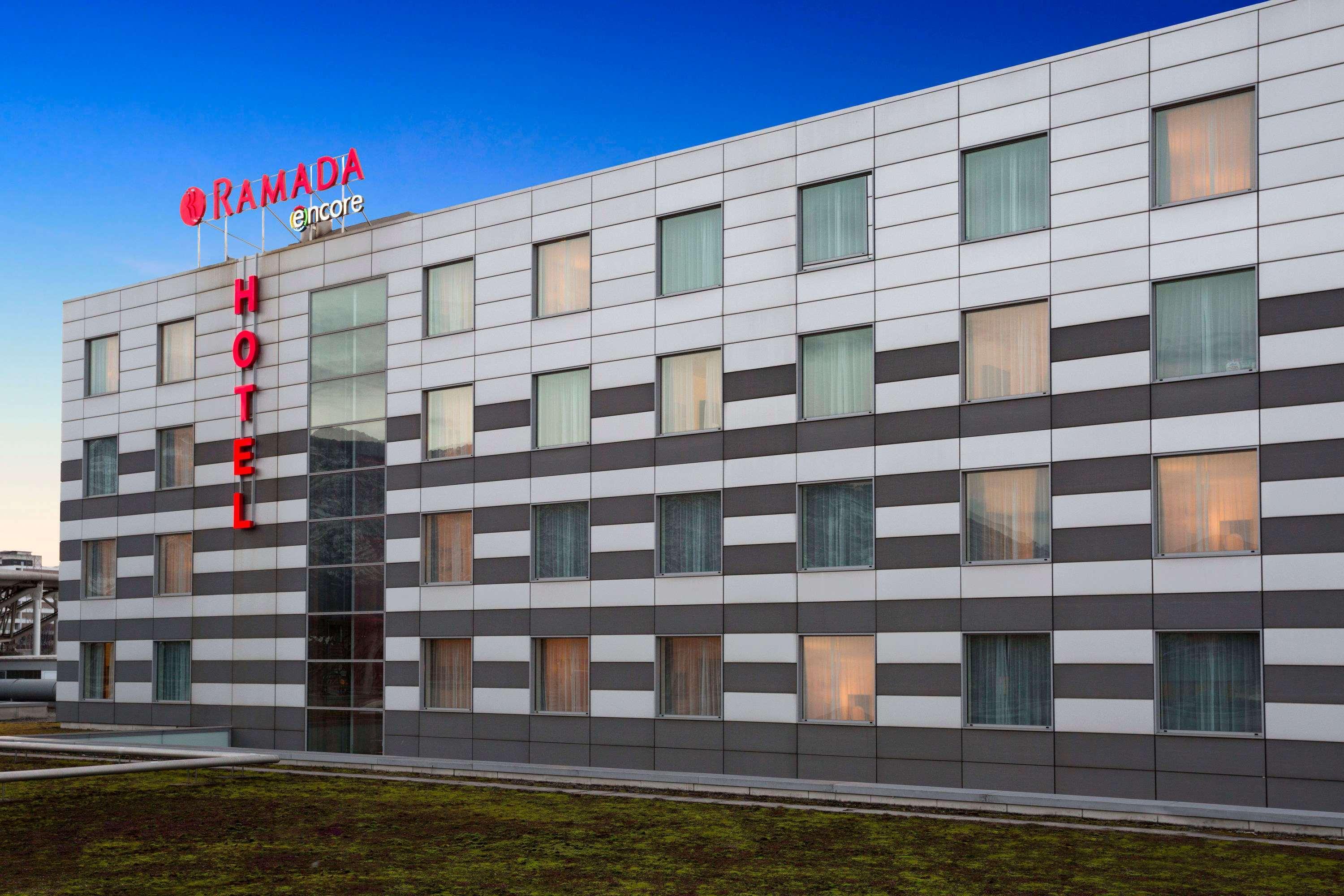 Ramada Encore By Wyndham Geneva Carouge Exterior foto